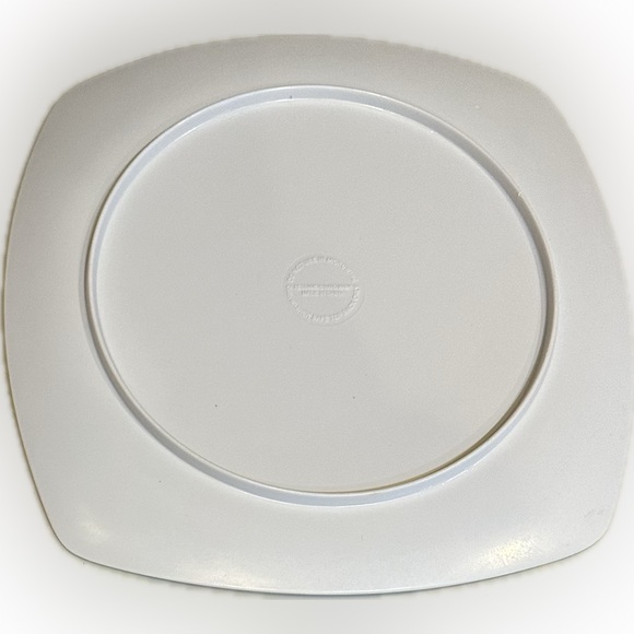 VTG PASTEL STRIPED SPOTED LIGHT MELAMINE 9.5” 4 PLATES EASTER DORM PARTY PICNIC - Picture 10 of 14